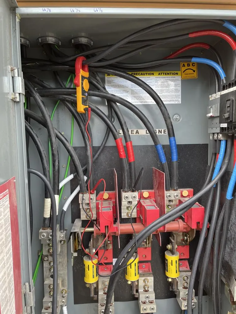 Emergency outlet and switch repair in Buena Ventura Lakes, FL by Amt Electric