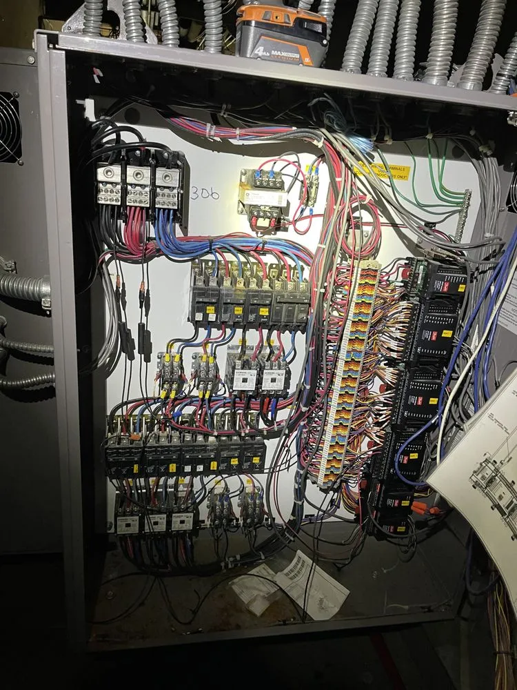 Emergency emergency electrical service in Buena Ventura Lakes, FL by Amt Electric