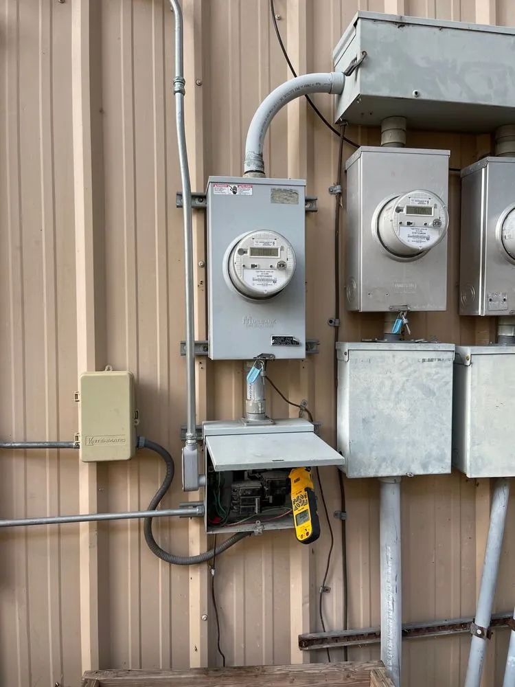 Certified outlet and switch repair experts serving Buena Ventura Lakes, FL - Amt Electric
