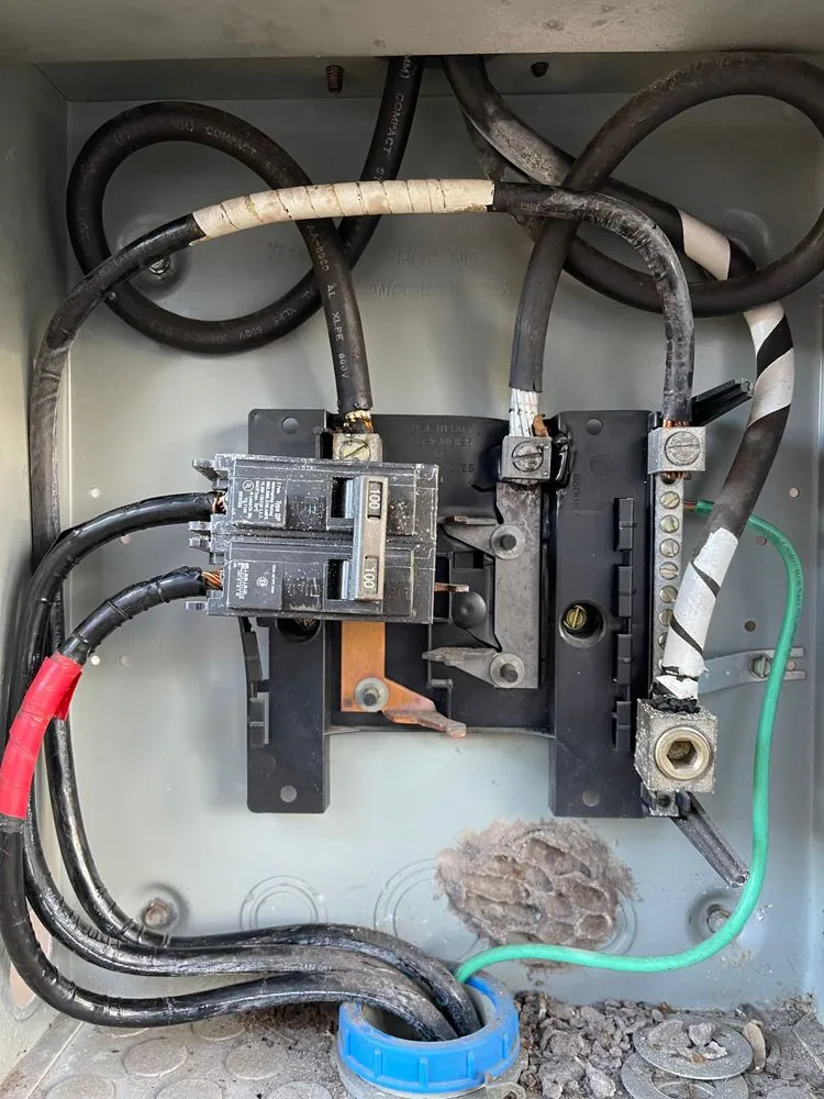 Emergency electrician providing lighting installation in Buena Ventura Lakes, FL - Amt Electric
