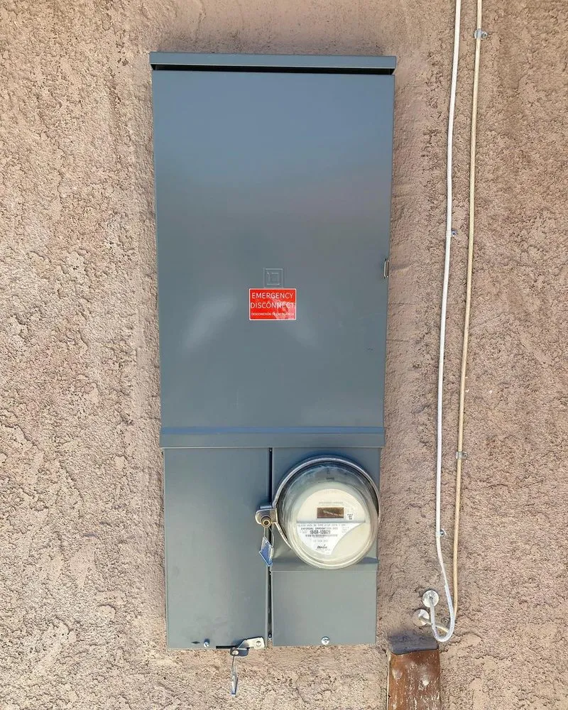 Slide of Amuse Emergency Electrician