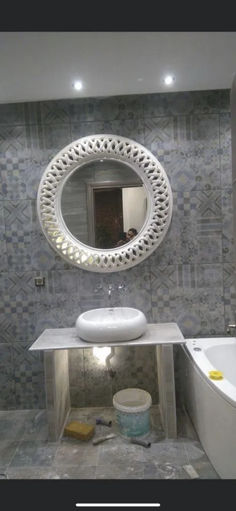 Licensed electrician providing circuit breaker repair in ,