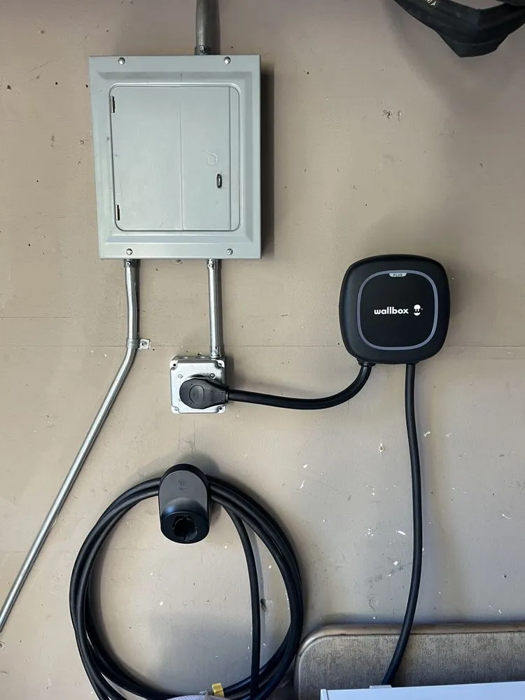 Reliable electrician providing lighting installation in La Canada, CA - Anavar Electric