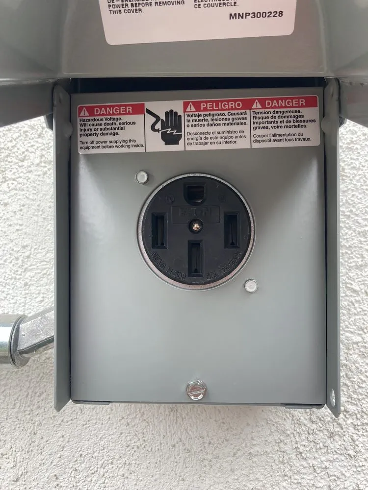 Professional circuit breaker repair service in La Canada, CA - Anavar Electric