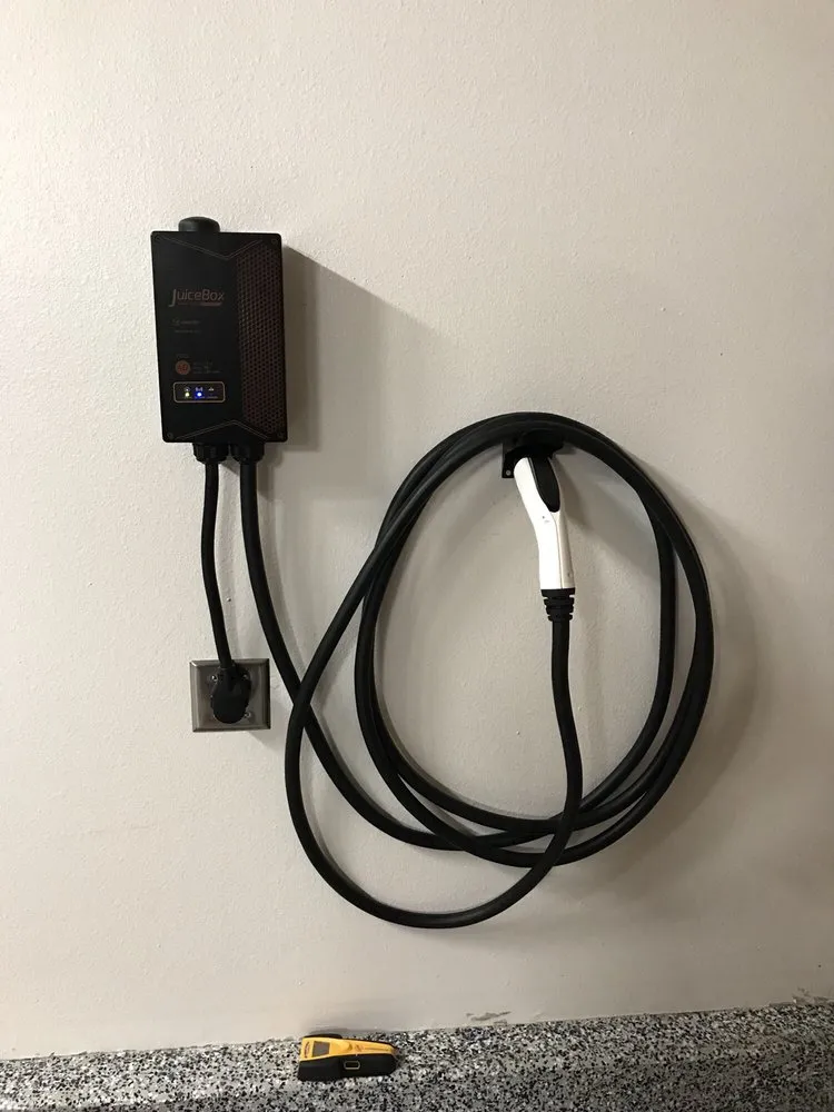 Slide of ANAYA L8R ELECTRIC