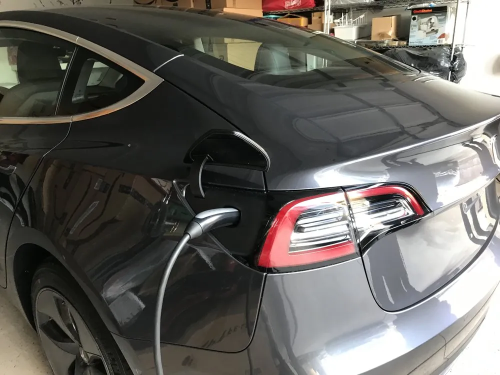 Affordable outlet and switch repair in ,  by ANAYA L8R ELECTRIC