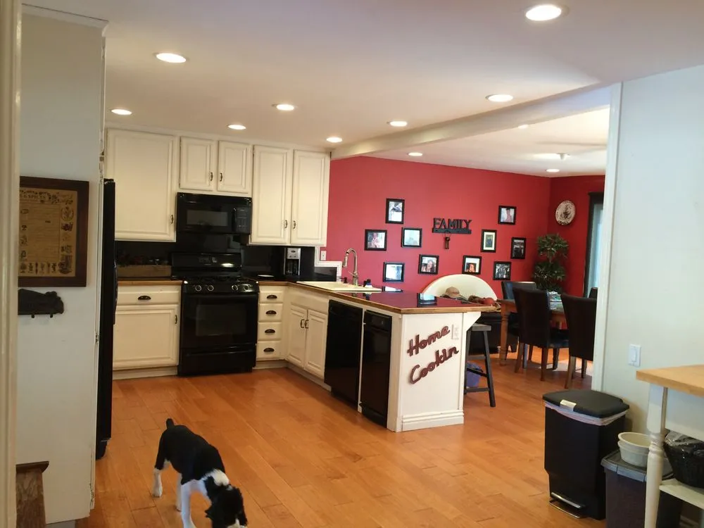 Emergency electrician providing wiring installation in , 