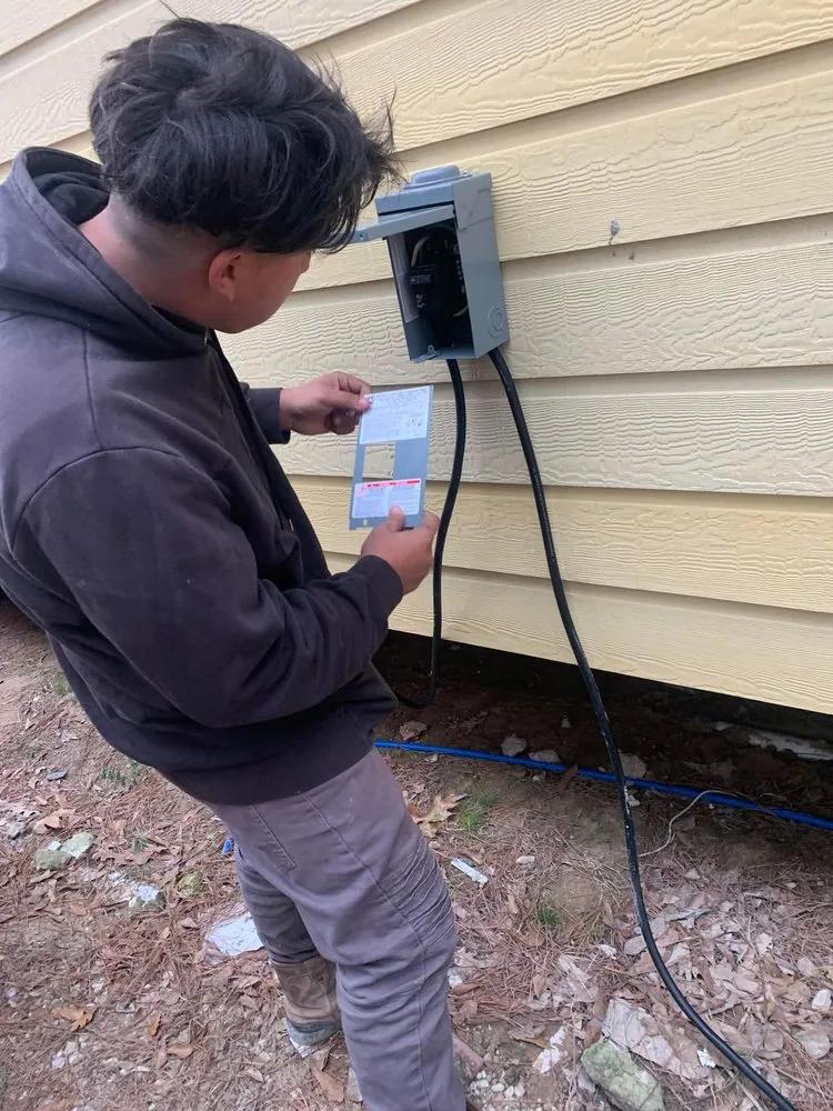 Emergency electrician providing outlet and switch repair in New Caney, TX - AN.costruction