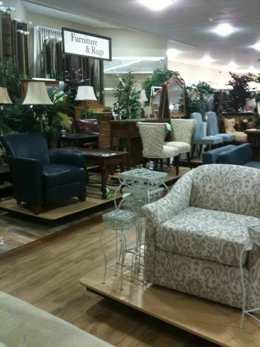 Licensed electrician providing outlet and switch repair in , 