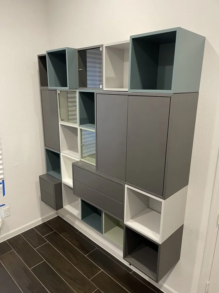 Slide of Andres HandyCare