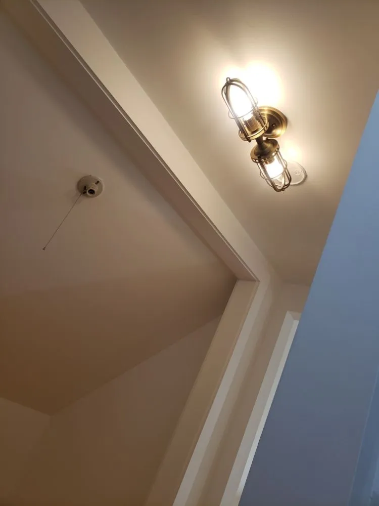 Slide of Andrew Curran Electric