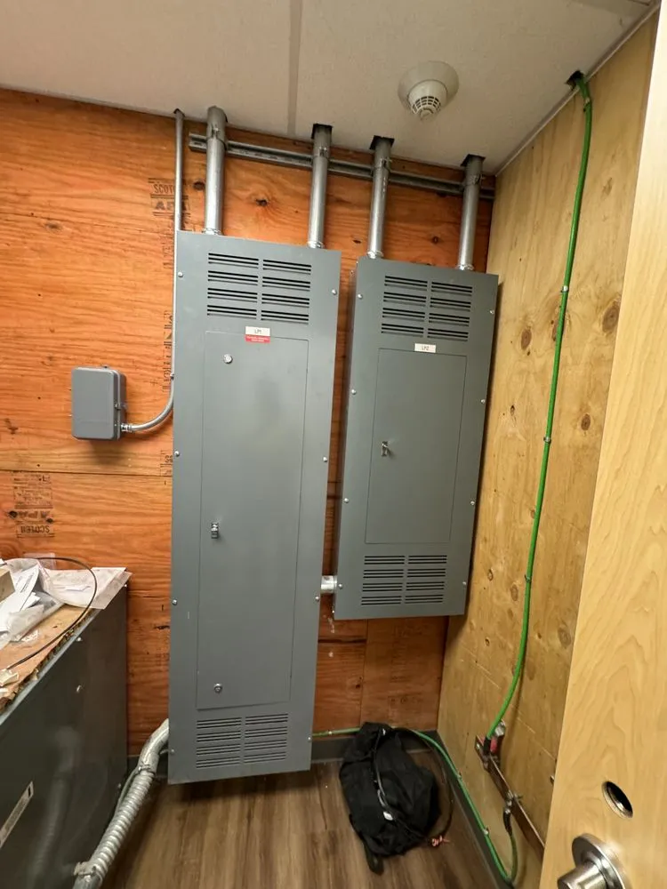 Emergency circuit breaker repair experts serving ,  - Andrew’s Electric