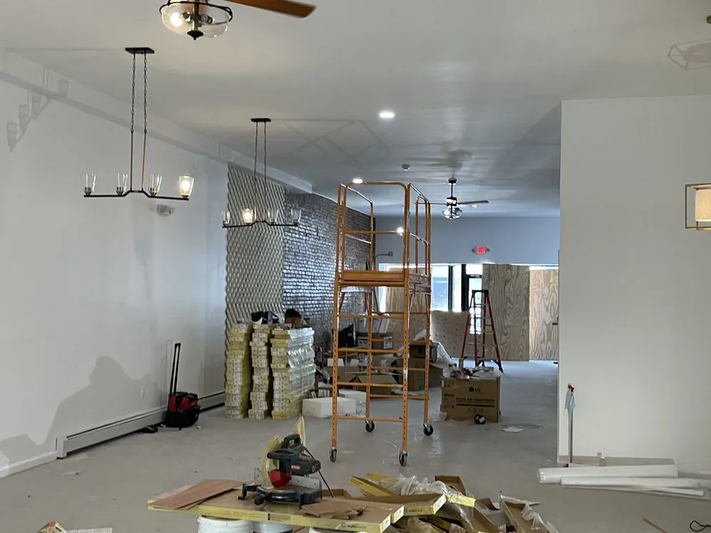 Slide of Andy’s electrician service