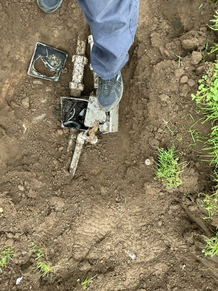 Slide of Andy’s electrician service