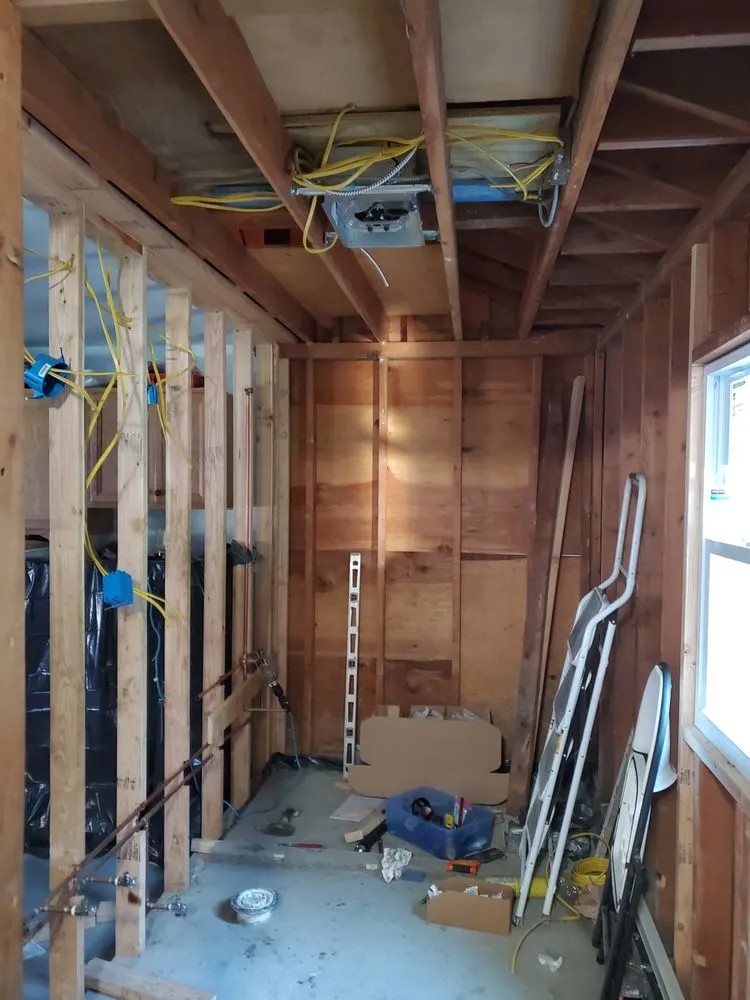 Slide of Andy’s electrician service