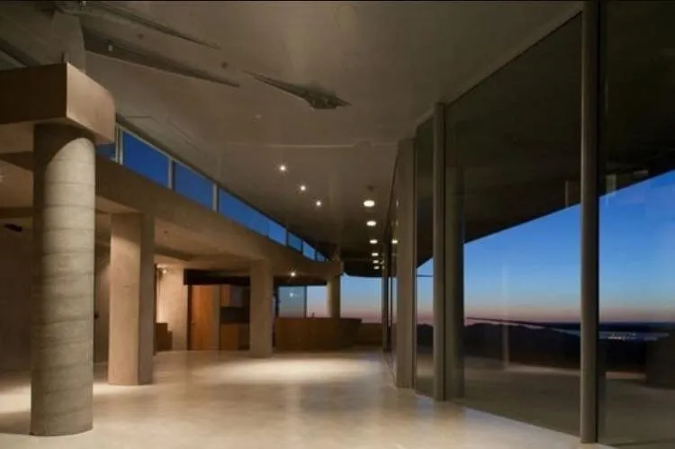 Slide of Angeleno Electric