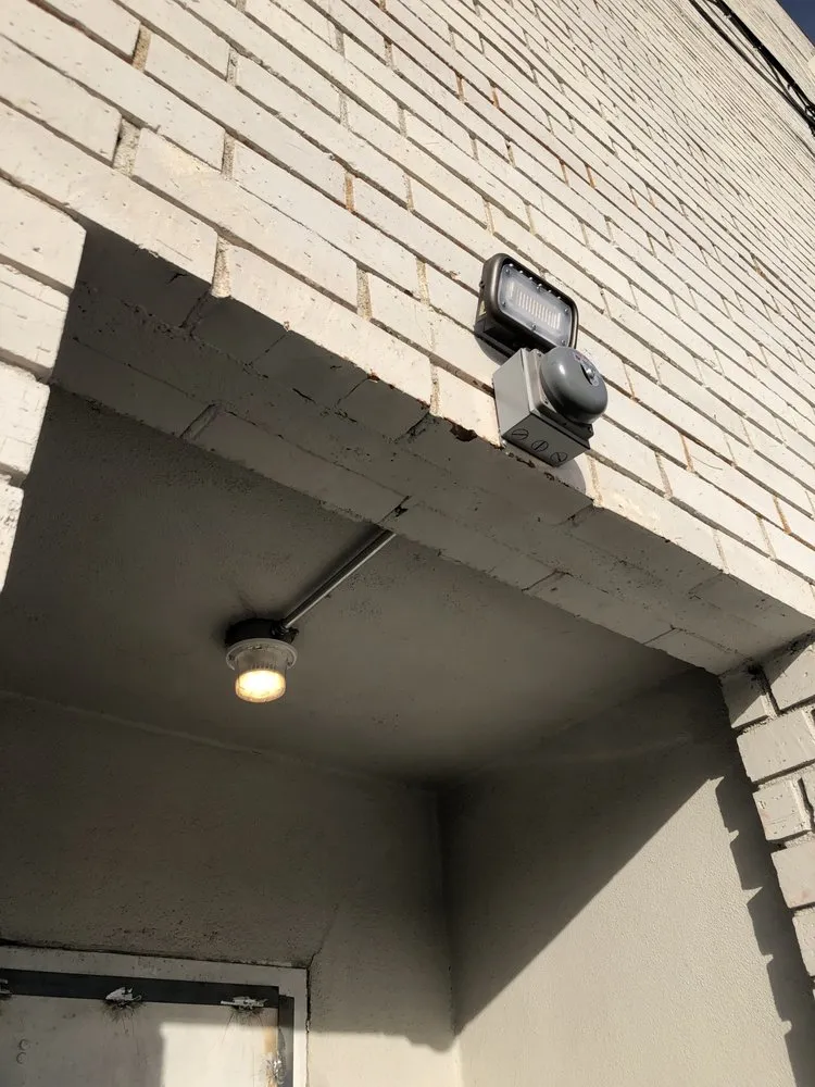 Slide of Angeleno Electric