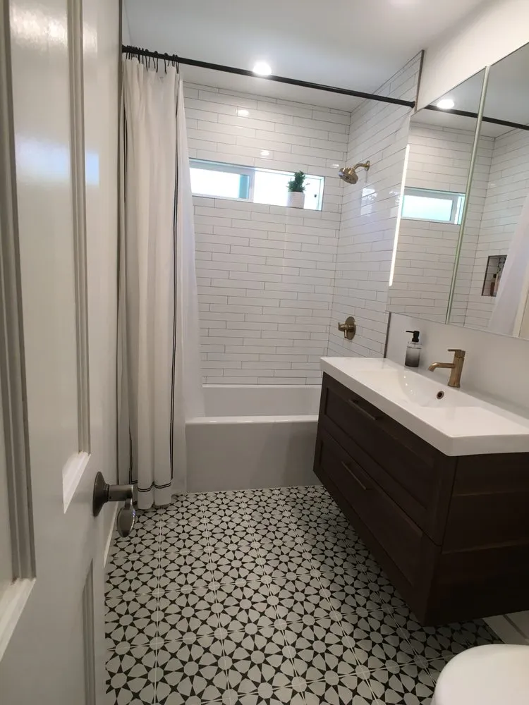 Slide of Angeleno Electric