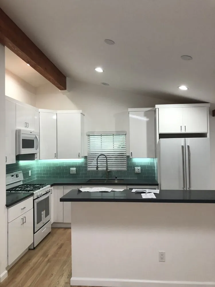 Slide of Angeleno Electric