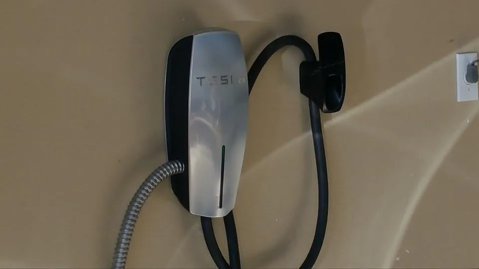 Reliable outlet and switch repair in Rockland, ID by Anthem Electric