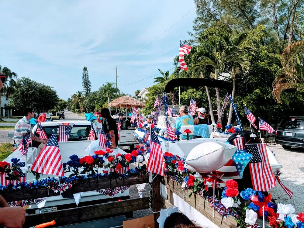 Expert electrician providing emergency electrical service in , 