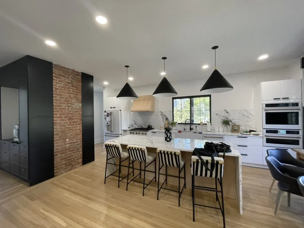 Emergency emergency electrical service in ,  by Antonio Ferrao Electric