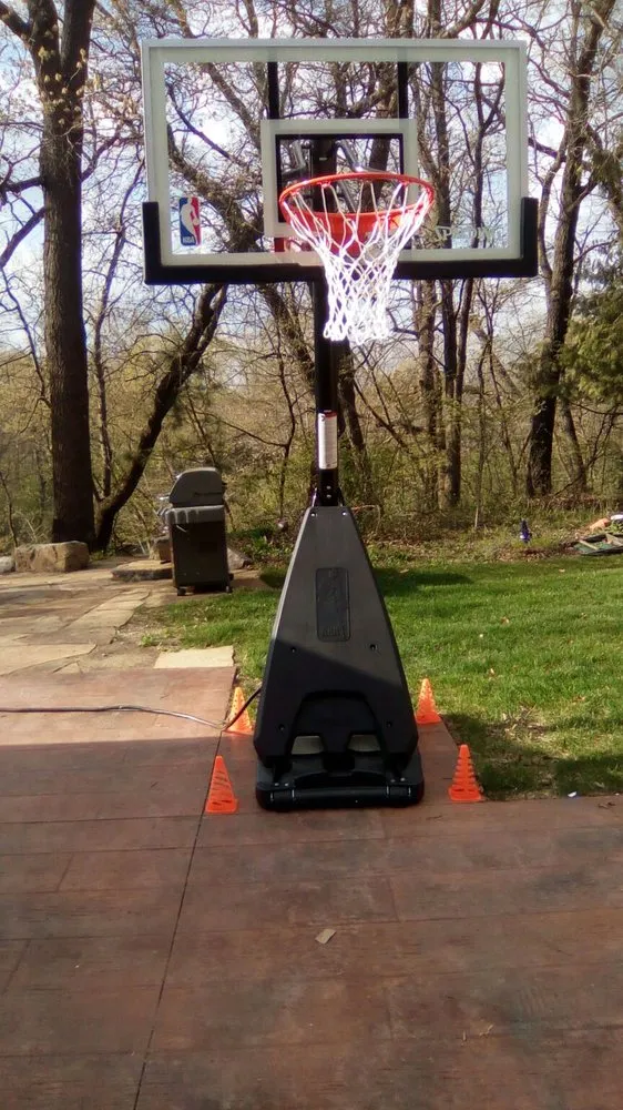 Affordable electrical service for homes in lighting installation,  by 