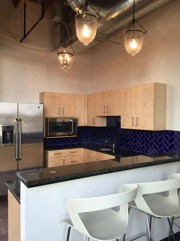 Affordable electrician providing circuit breaker repair in ,