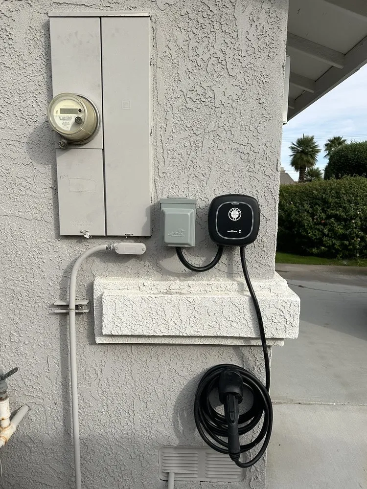 Reliable electrician providing circuit breaker repair in ,