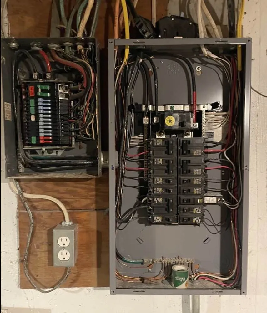 Emergency electrician providing emergency electrical service in , 