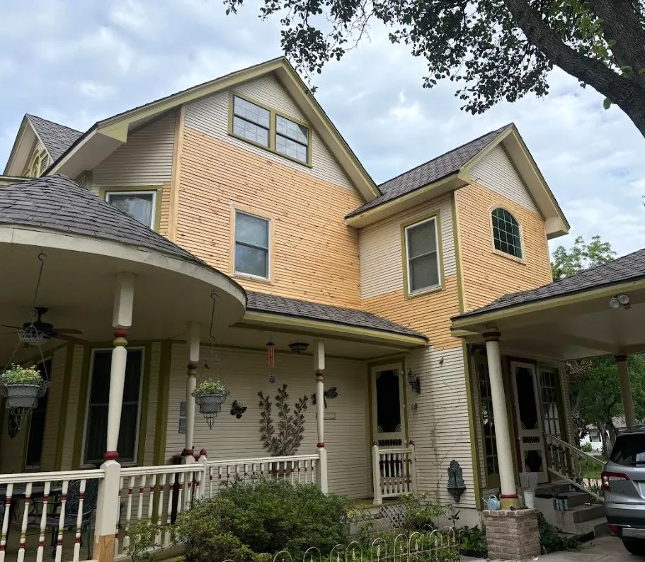 Licensed electrician providing wiring installation in , 