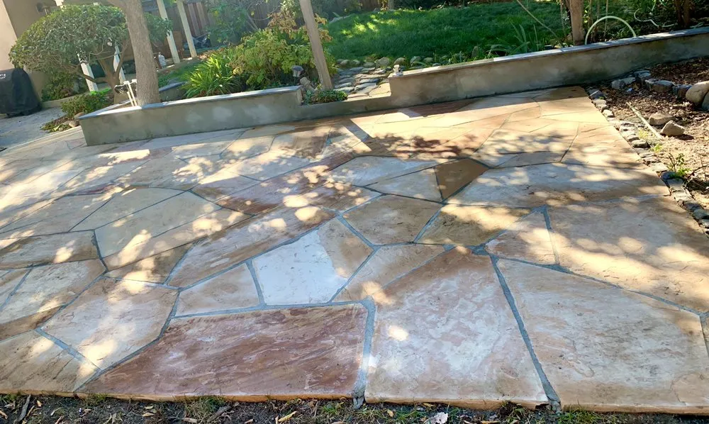 Slide of Apele Builders