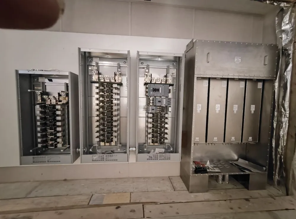 Slide of Apes 3lectric