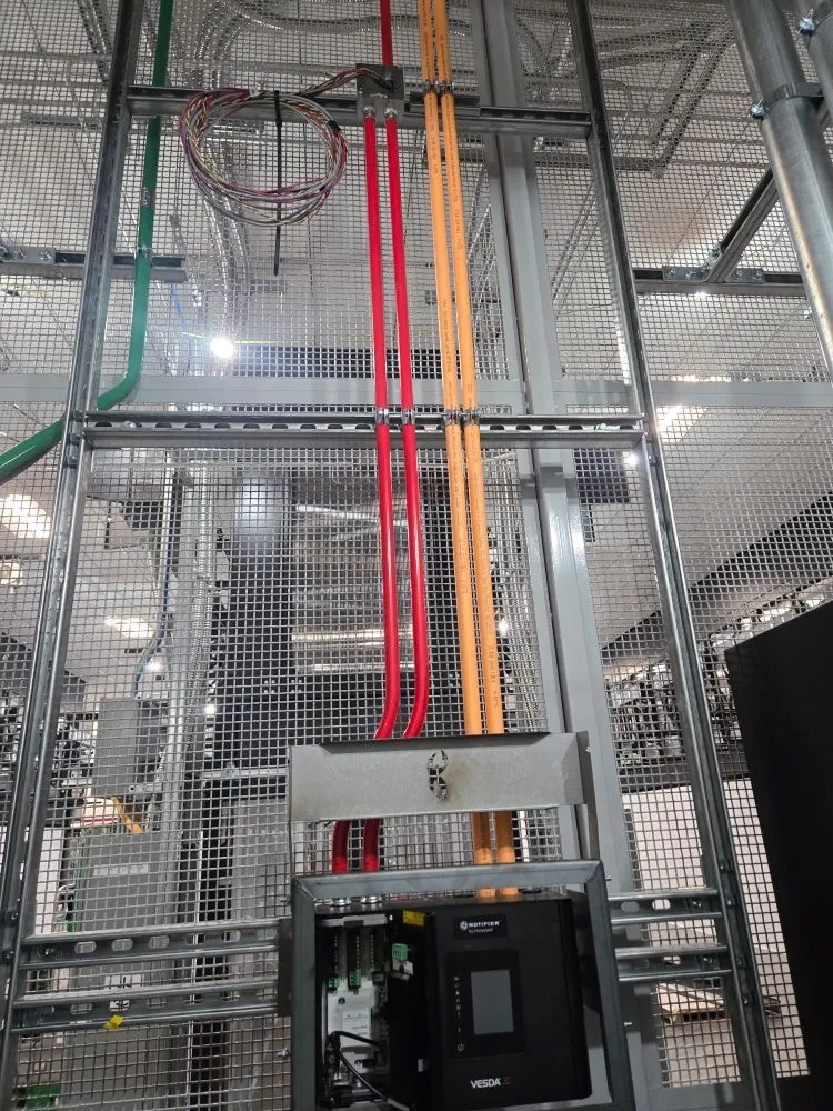 Slide of Apes 3lectric