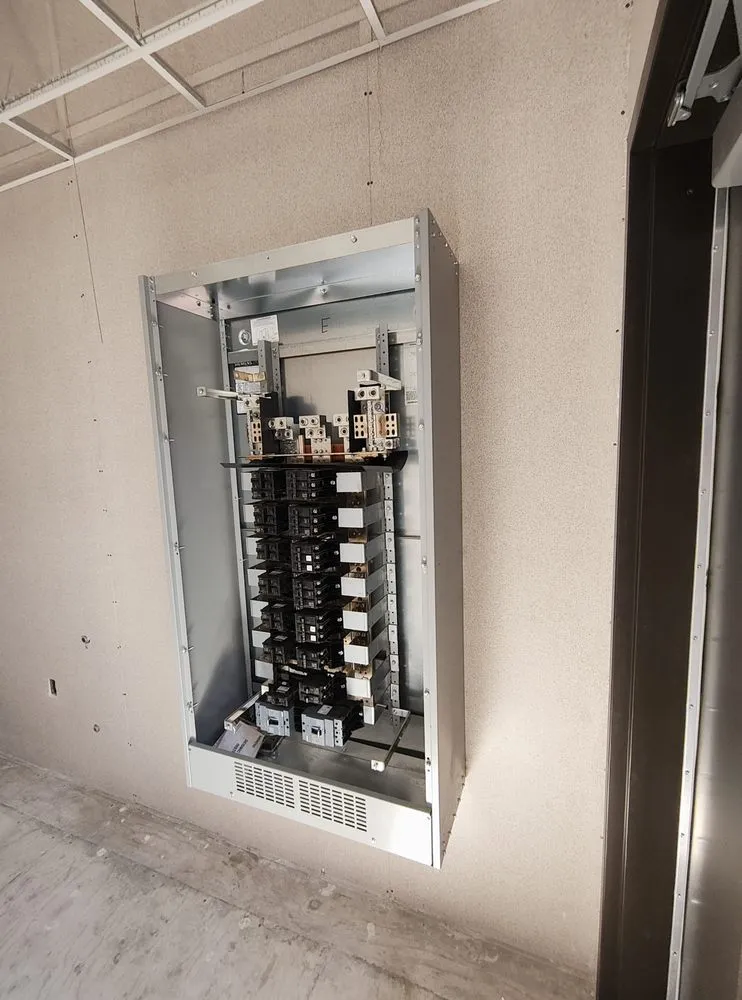 Slide of Apes 3lectric