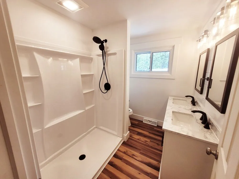 Slide of Apollo Homes and Renovations