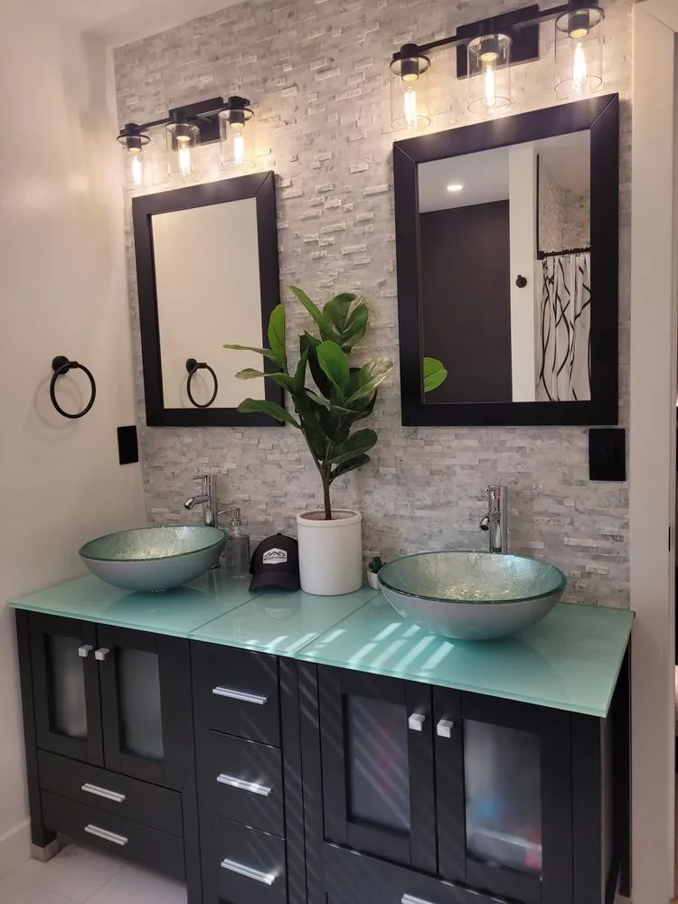 Slide of Apollo Homes and Renovations