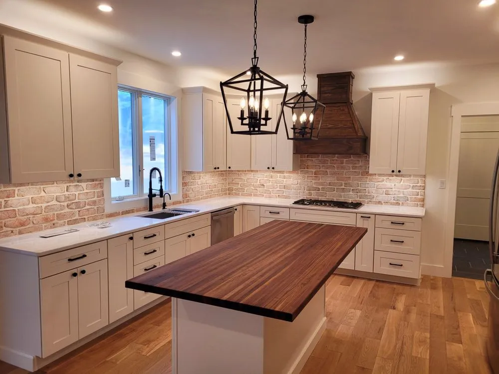 Slide of Apollo Homes and Renovations