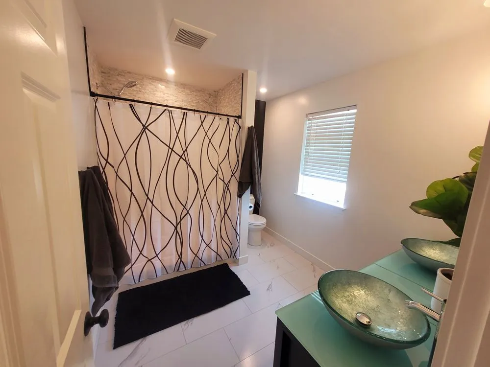 Slide of Apollo Homes and Renovations