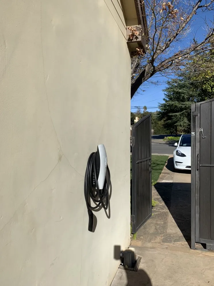 Affordable electrical service for homes in circuit breaker repair, by