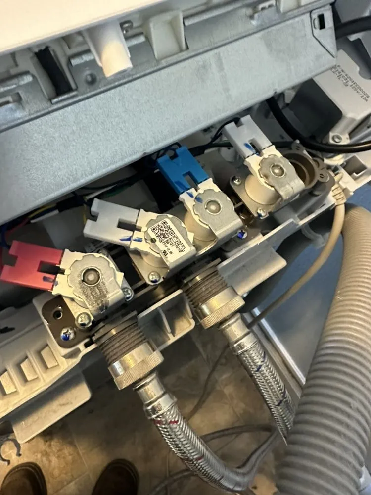 Affordable electrician providing lighting installation in , 