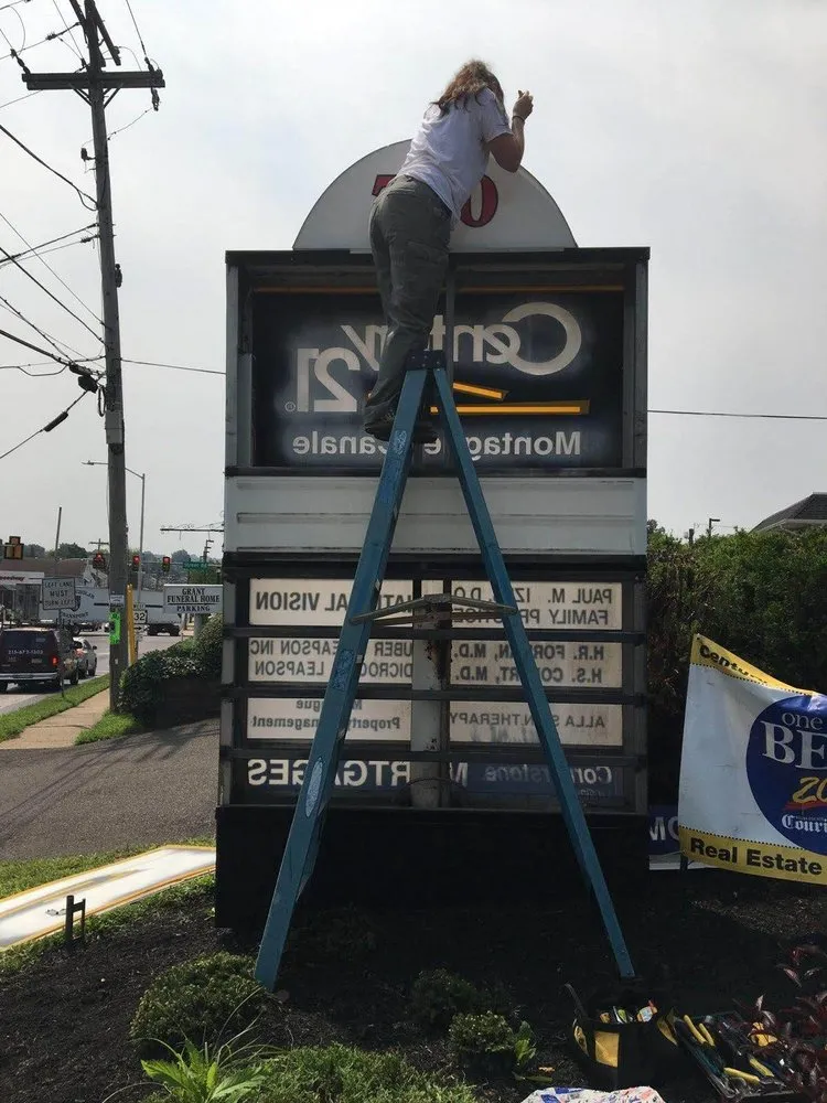 Slide of Arabella Contractors