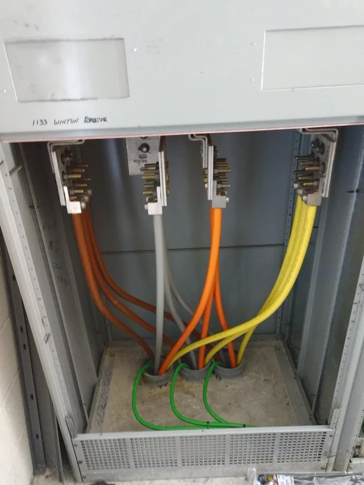 Slide of Aragon Electrical Services