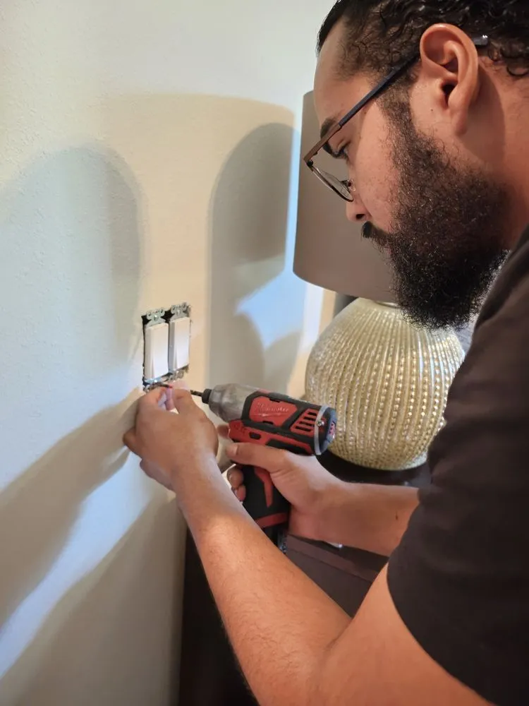 Slide of Ara's Multiservices