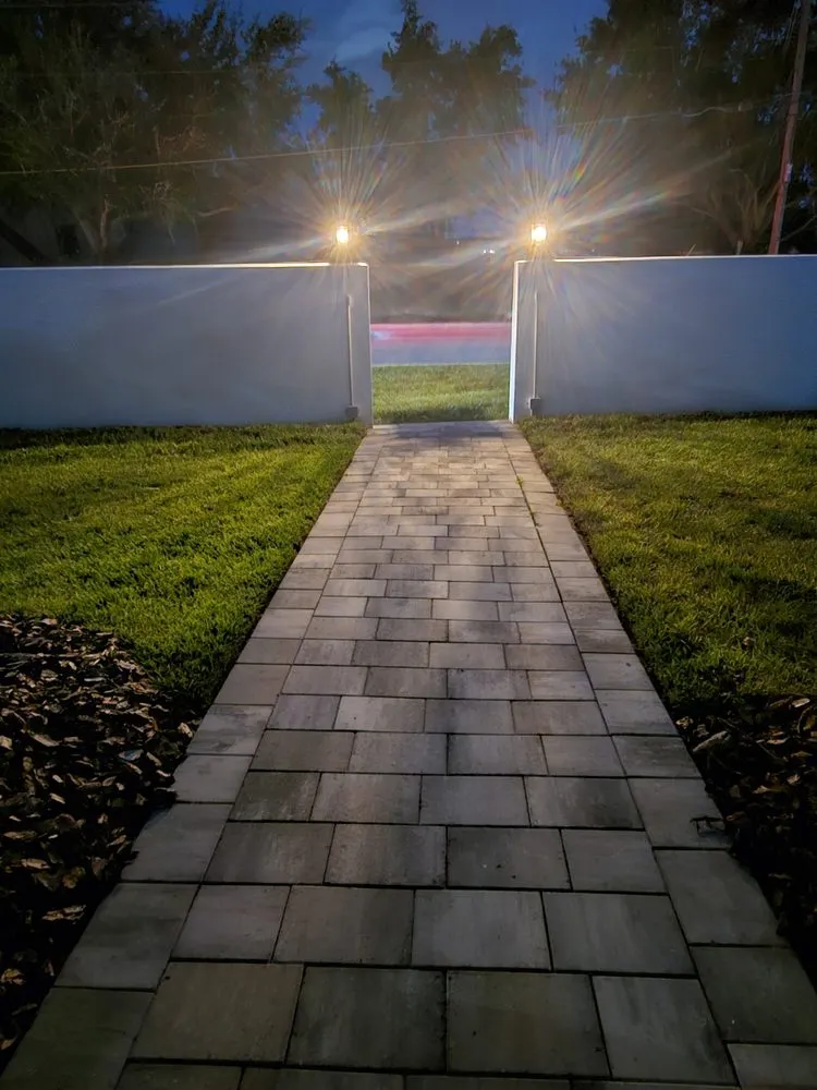 Expert electrician providing electrical repair in , 