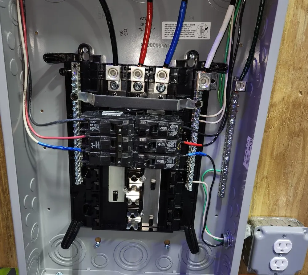 Emergency electrical repair service in , - Aratech Services