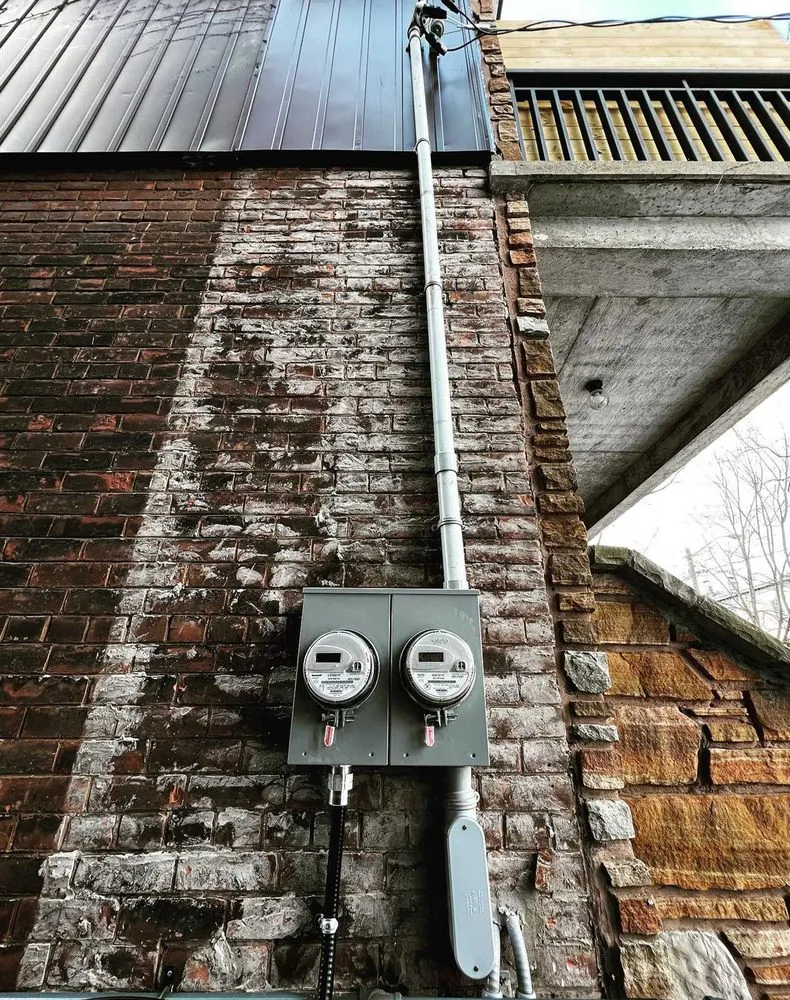 Slide of Arbor Lodge Electric