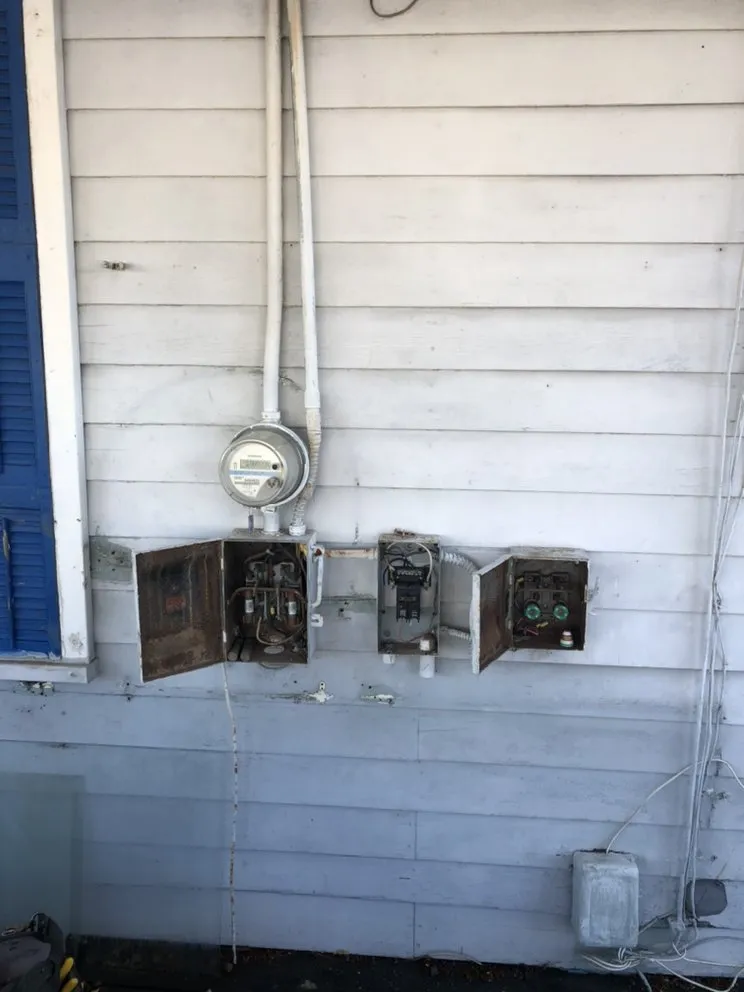 Slide of Arce Electric