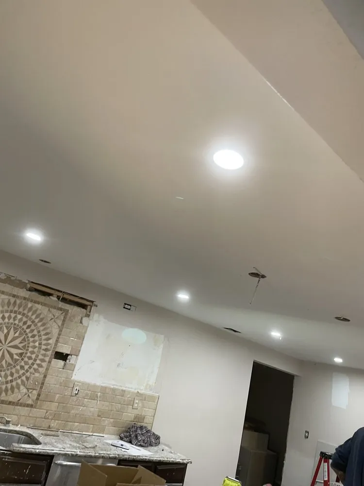 Affordable outlet and switch repair in St. Louis, MO by ARCH ELECTRIC