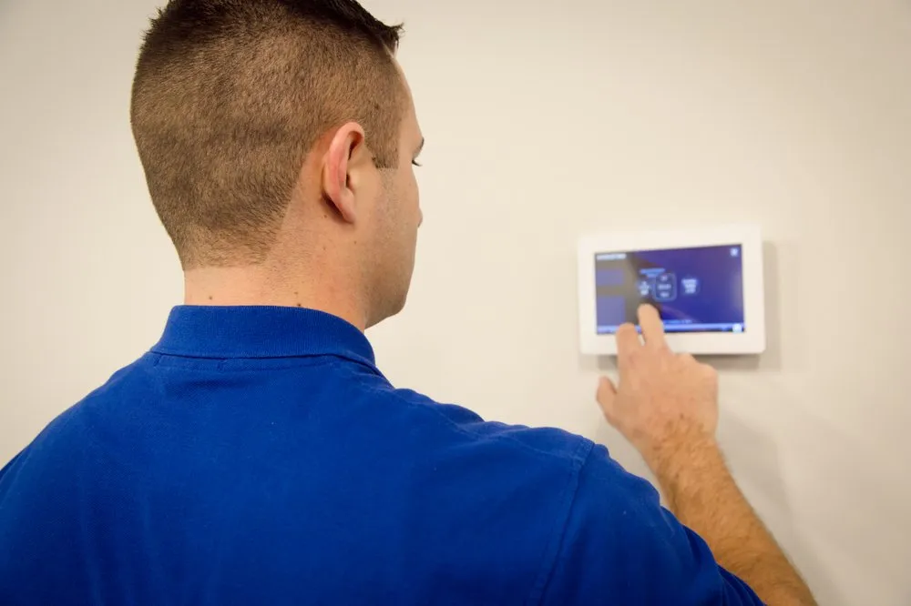 Professional electrician providing electrical repair in , 